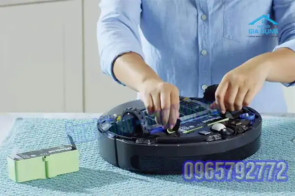 Cách sạc pin cho robot hút bụi Ecovacs