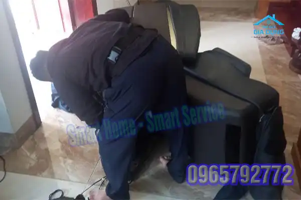 Ghế massage không hạ xuống được