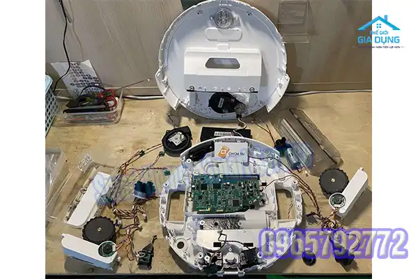 Robot hút bụi sạc không vào điện