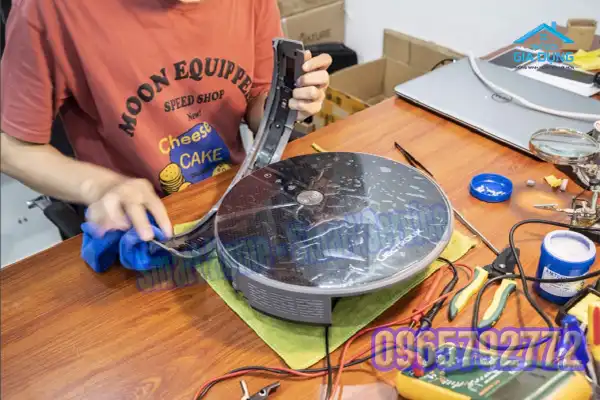 Robot hút bụi Rapido R8S