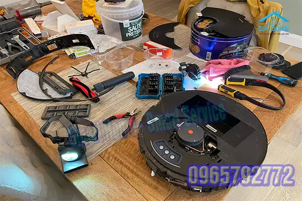 robot lau nhà everybot 3 chân