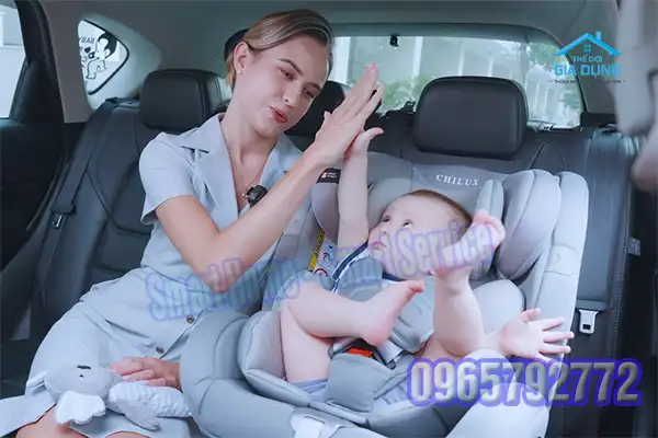 Ghế ngồi ô tô Joie Stages