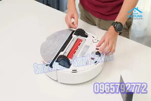 Thay lốp bánh xe Roborock S5 Max