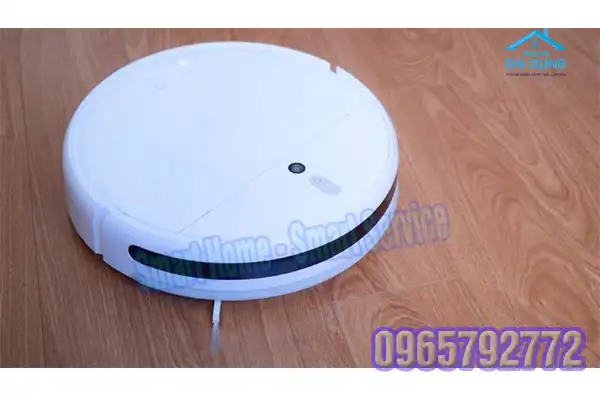 Robot hút bụi Xiaomi đang chạy bị tắt